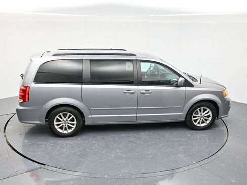 Used 2016 Dodge Grand Caravan SXT image 43