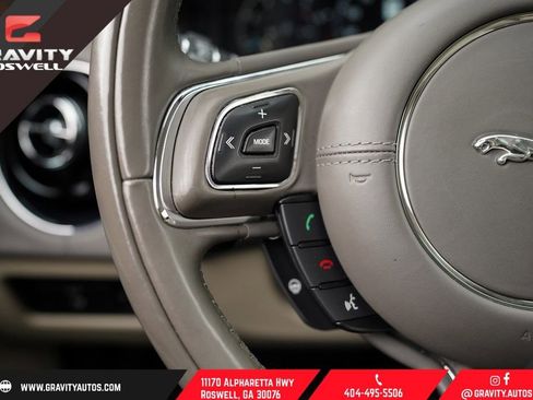 Used 2017 Jaguar XJ R-Sport image 29