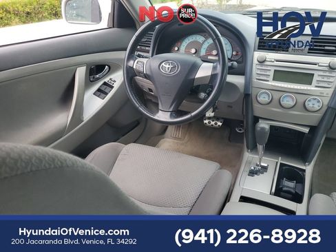 Used 2010 Toyota Camry SE FWD image 20