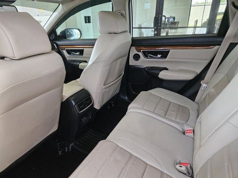 Used 2018 Honda CR-V Touring image 9