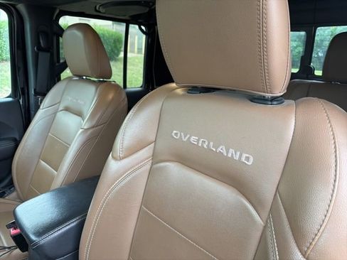Used 2020 Jeep Gladiator Overland image 11