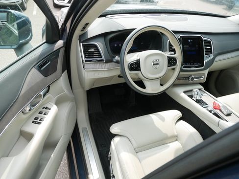 Used 2023 Volvo XC90 T8 Ultimate AWD/4WD image 10
