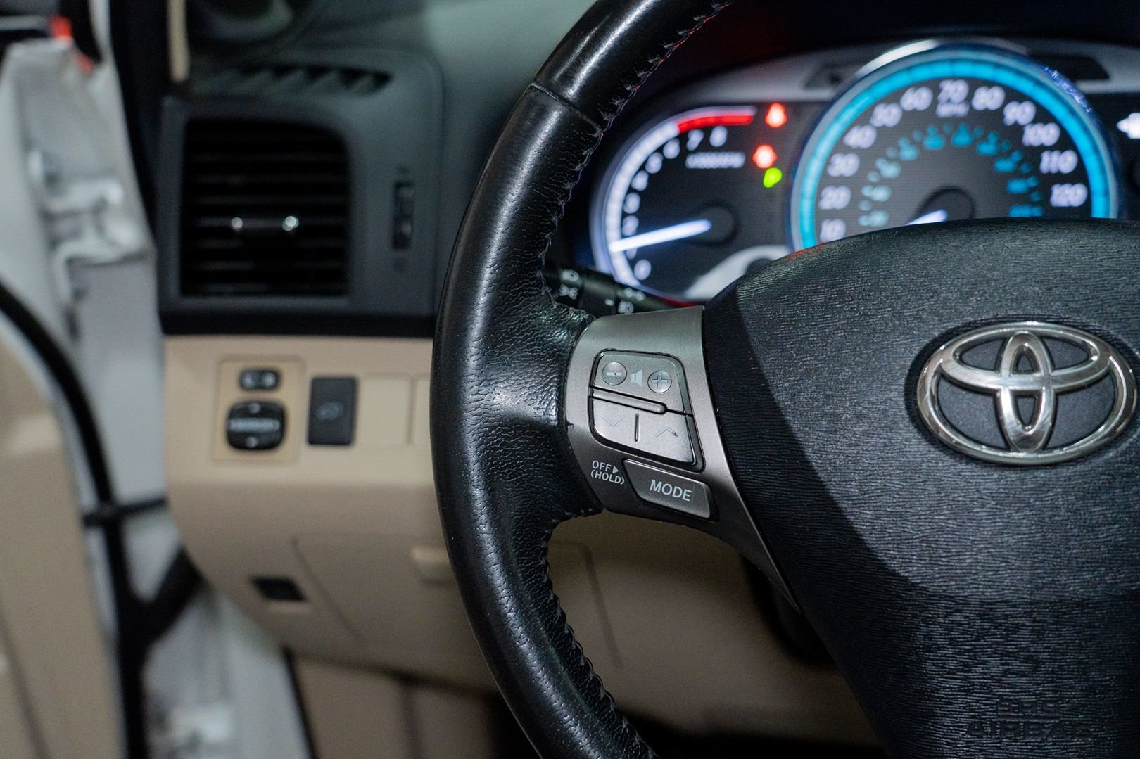 Used 2011 Toyota Venza AWD w/ Premium Pkg #2 image 34