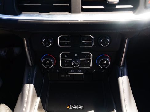 Used 2023 Chevrolet Tahoe LT AWD/4WD image 16