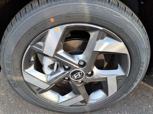 New 2026 Hyundai Venue SEL image 4