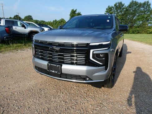 New 2026 Chevrolet Suburban High Country AWD/4WD image 8