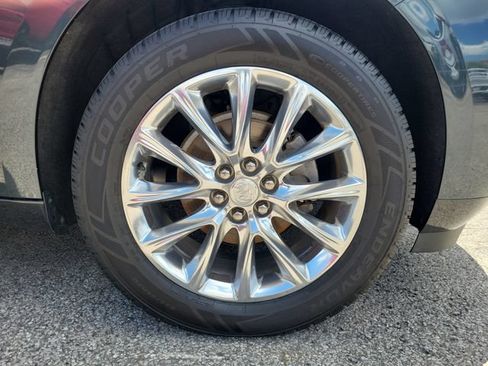 Used 2019 Buick Enclave Premium w/ Experience Buick Package FWD image 5