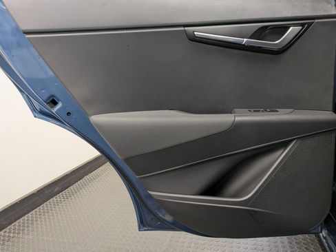 Certified 2024 Kia Niro SX Touring image 22