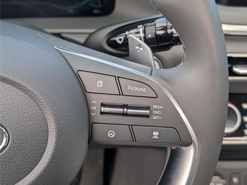 Used 2023 Hyundai Sonata Limited w/ Cargo Package image 24