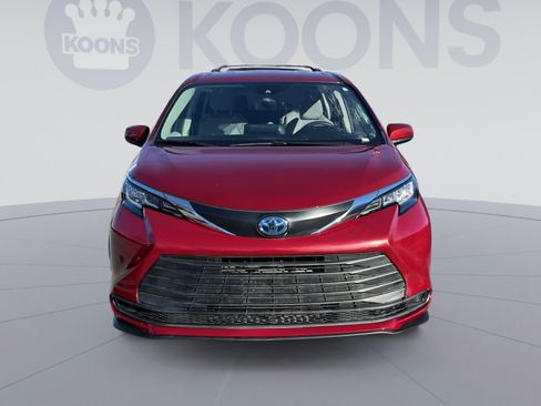 Used 2022 Toyota Sienna LE image 11