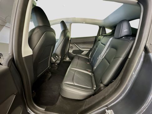 Used 2023 Tesla Model Y Long Range image 28