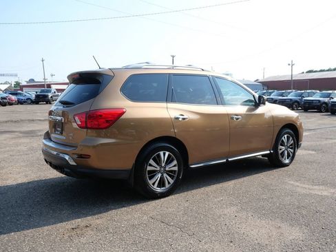 Used 2017 Nissan Pathfinder SL w/ SL Tech Package AWD/4WD image 6