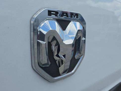 Used 2024 RAM ProMaster 2500 w/ Convenience Group FWD image 9