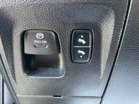 Used 2022 RAM 1500 Big Horn AWD/4WD image 37