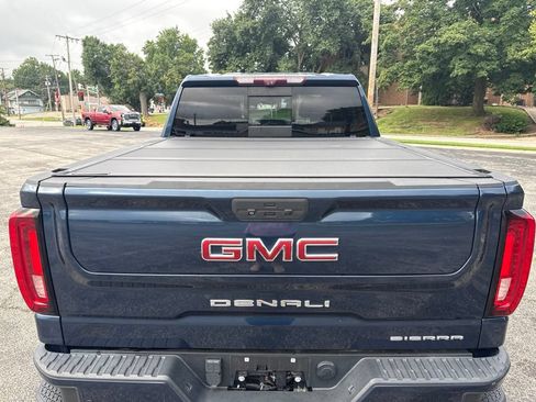 Used 2021 GMC Sierra 1500 Denali w/ Denali Ultimate Package AWD/4WD image 4