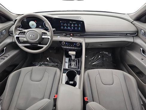 Certified 2023 Hyundai Elantra SEL w/ Convenience Package image 9