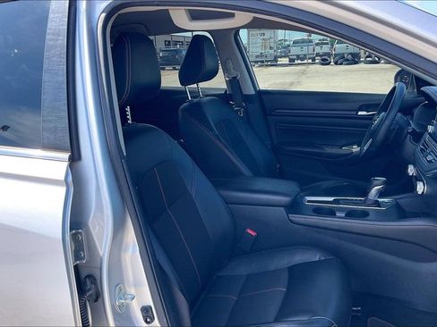 Used 2020 Nissan Altima 2.5 SR FWD image 30