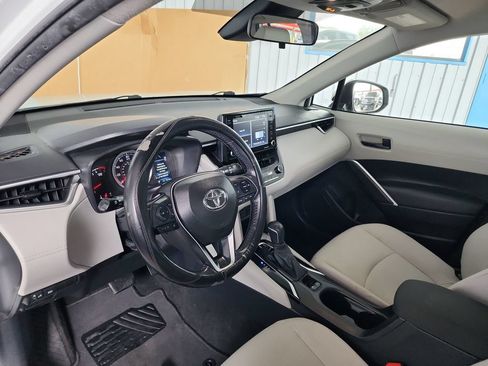 Used 2022 Toyota Corolla Cross LE FWD image 14