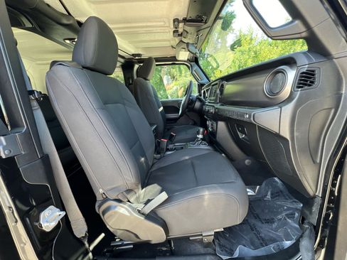 Used 2020 Jeep Wrangler Sport AWD/4WD image 34