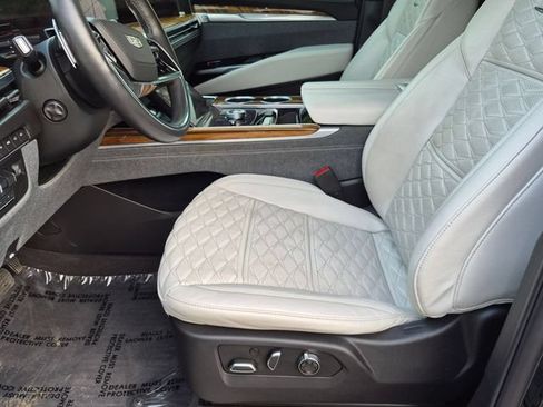 Certified 2025 Cadillac Escalade Sport Platinum AWD/4WD image 21