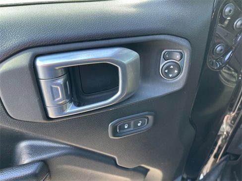 Used 2022 Jeep Gladiator Willys image 25