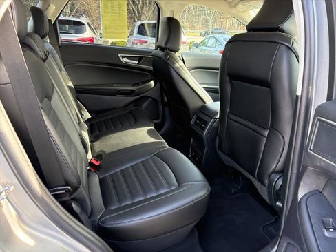 Used 2021 Ford Edge SEL w/ Convenience Package image 19