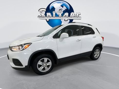 Used 2019 Chevrolet Trax LT w/ LT Convenience Package image 4