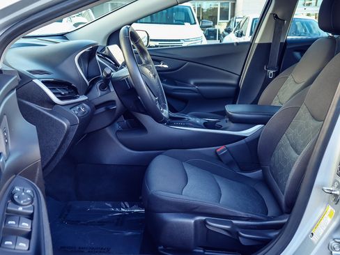 Used 2018 Chevrolet Volt LT w/ Comfort Package image 2