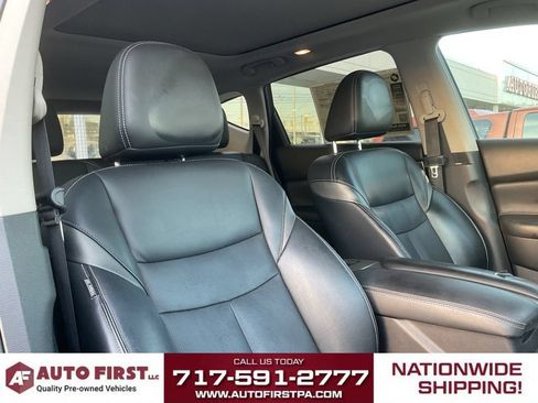 Used 2017 Nissan Murano Platinum w/ Platinum Technology Package FWD image 13