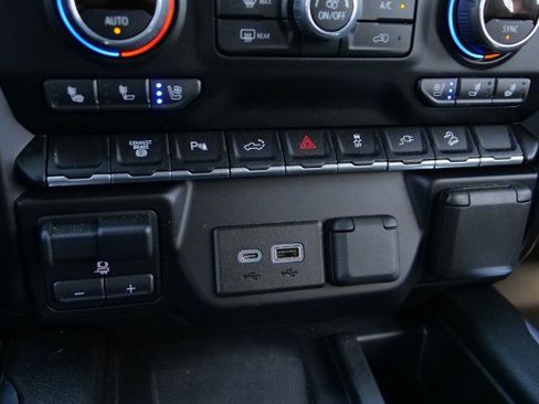 Used 2022 Chevrolet Silverado 2500 High Country w/ Z71 Off-Road Package image 17