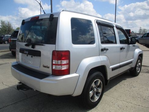 Used 2011 Jeep Liberty Sport AWD/4WD image 6