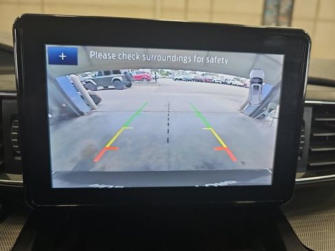 Used 2020 Ford Explorer XLT w/ Equipment Group 202A AWD/4WD image 23