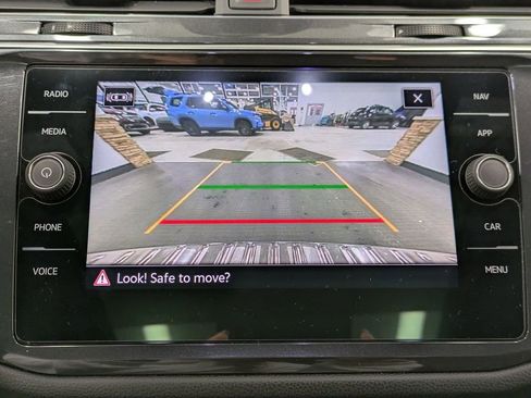 Used 2022 Volkswagen Tiguan SEL R-Line image 14