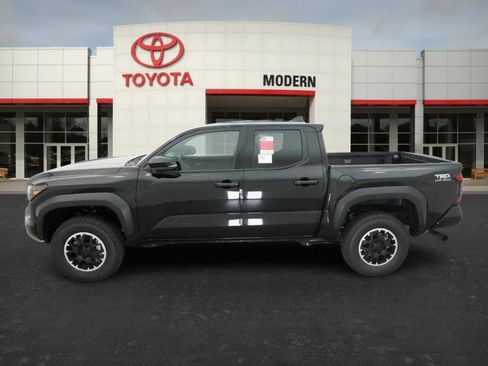 New 2025 Toyota Tacoma TRD Off-Road image 9