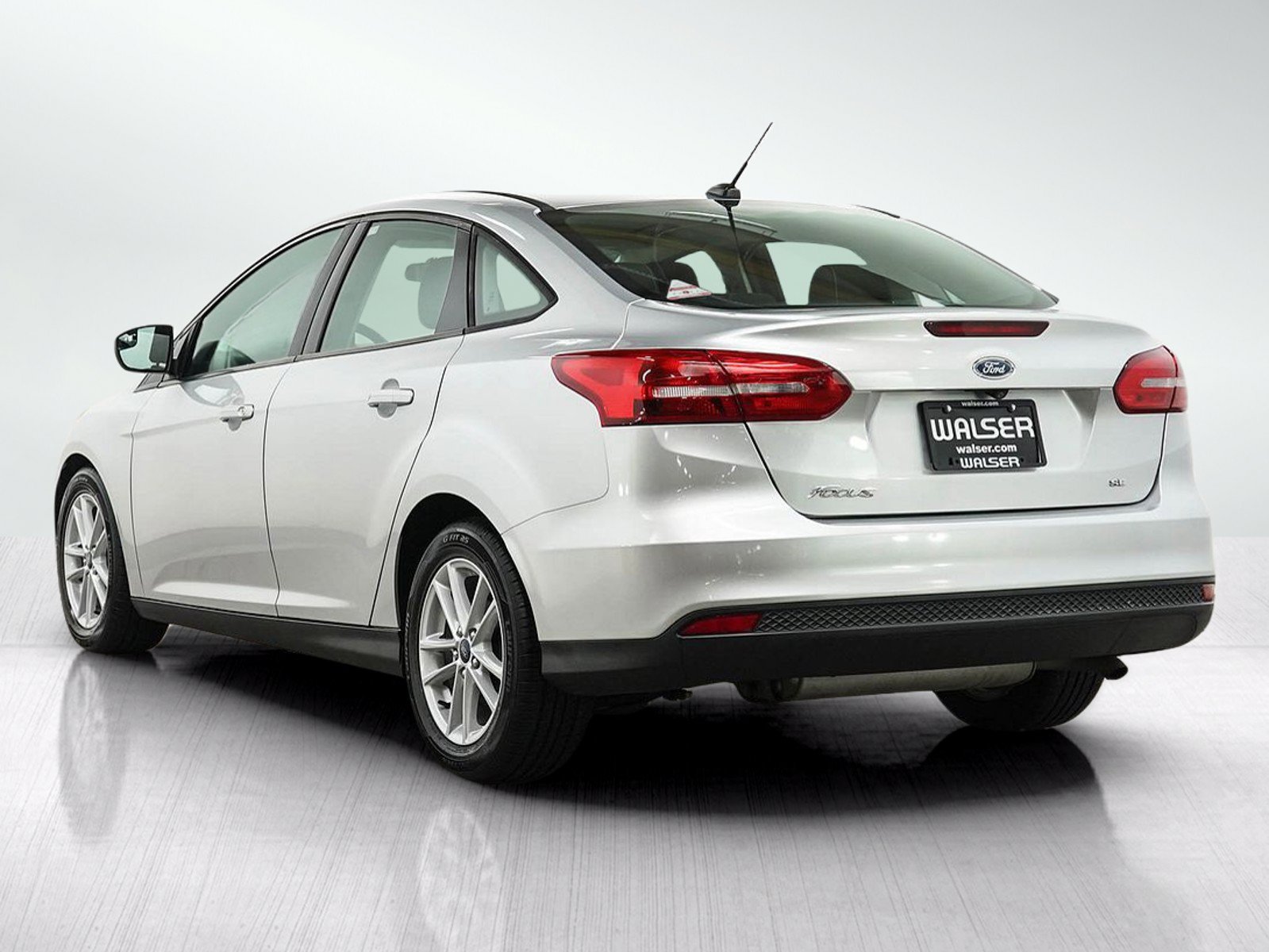 Used 2017 Ford Focus SE FWD image 3
