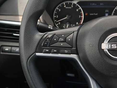 Used 2025 Nissan Altima 2.5 SV FWD image 23
