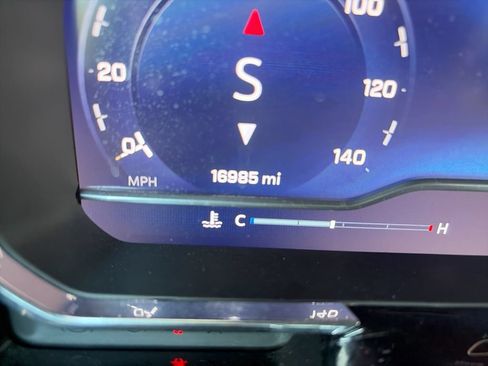 Certified 2025 Chevrolet Silverado 1500 LT AWD/4WD image 12