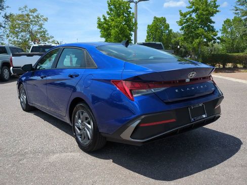 Used 2026 Hyundai Elantra Hybrid FWD image 4