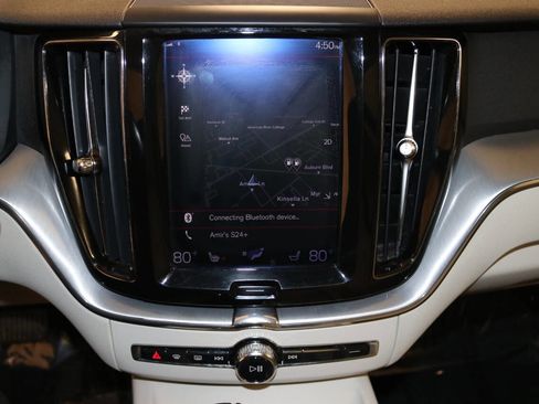 Used 2019 Volvo XC60 T5 Momentum w/ Premium Package image 28