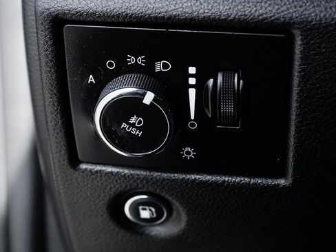 Used 2019 Jeep Grand Cherokee Limited X image 20