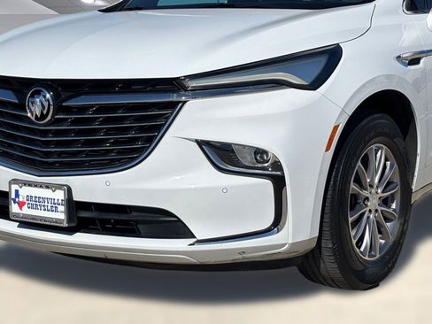 Used 2022 Buick Enclave Essence image 11
