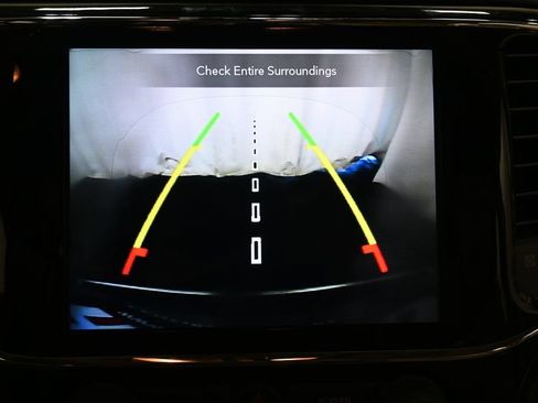 Used 2020 Jeep Grand Cherokee Overland AWD/4WD image 19