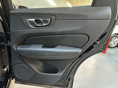 Used 2025 Volvo XC60 B5 Plus image 10