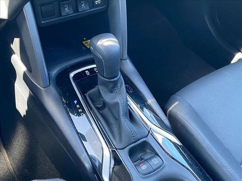 Used 2022 Toyota Corolla Cross XLE w/ Convenience Package FWD image 18