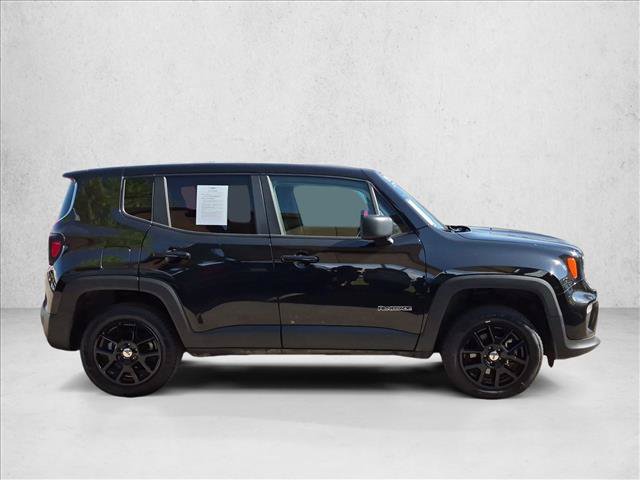 Used 2023 Jeep Renegade Latitude AWD/4WD image 4