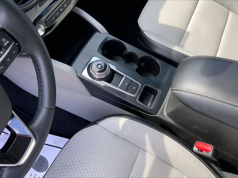 Used 2023 Ford Escape SE FWD image 16