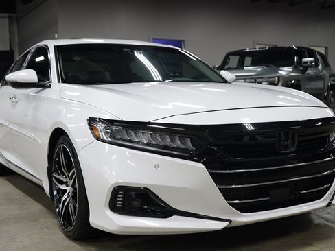Used 2021 Honda Accord Touring image 7
