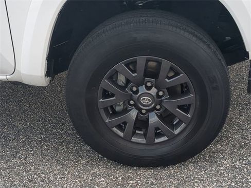 Certified 2022 Toyota Tacoma SR5 w/ Technology Package image 11