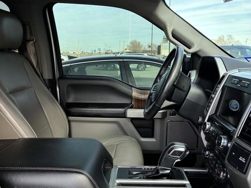 Used 2017 Ford F150 Lariat image 10