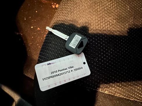 Used 2010 Pontiac Vibe w/ Preferred Package FWD image 46